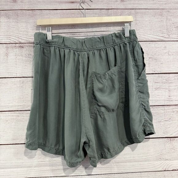 Unsubscribed Silk Paperbag Waist Shorts Green Pull On Relaxed Fit Pocketed - Picture 3 of 6